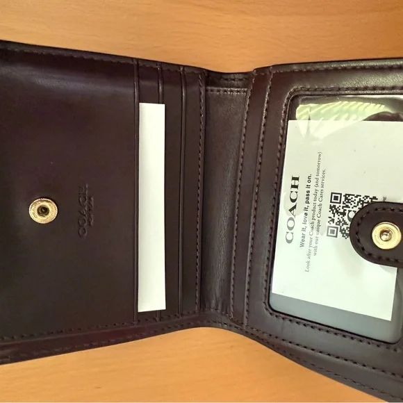 Coach Tan and Pink Signature Wallet - Picture 4 of 4